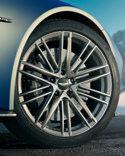 ASTON MARTIN VANTAGE ROADSTER